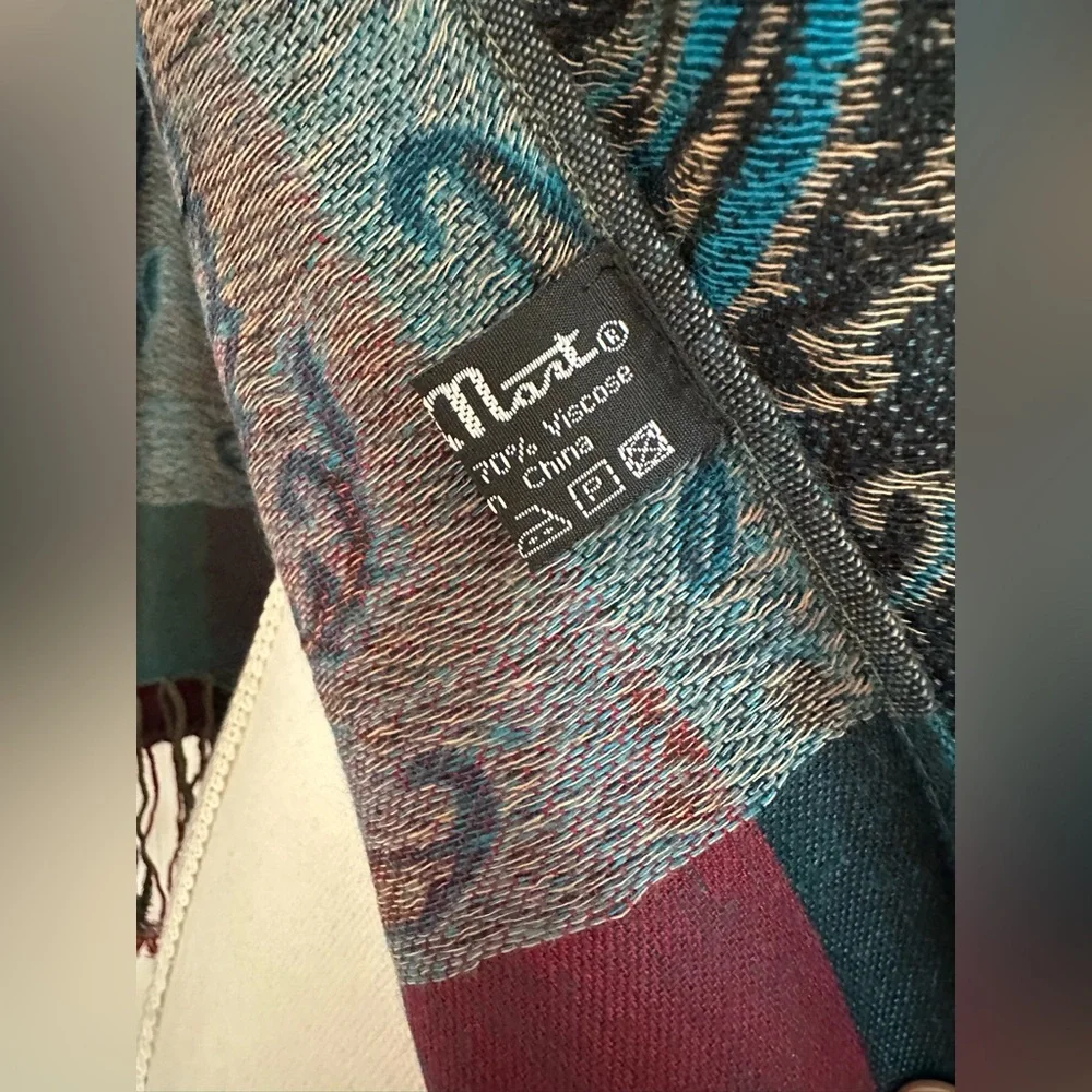 Stein Mart Women’s Oversized Floral Scarf/Shawl with Classic Tassel, Sz 27x73